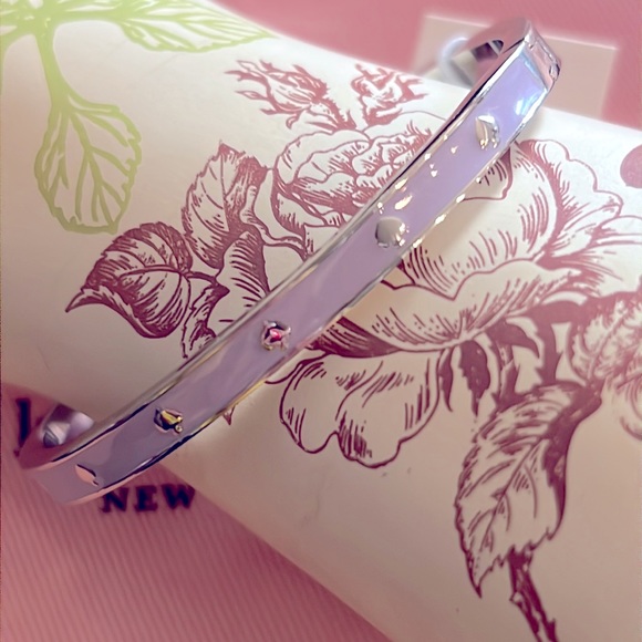 New Kate Spade Spot The Spade Enamel Hinged Bangle - Picture 7 of 8